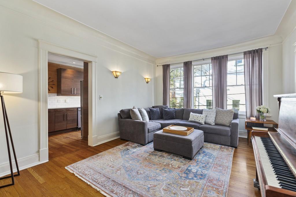 301 10th Street NE Unit 4