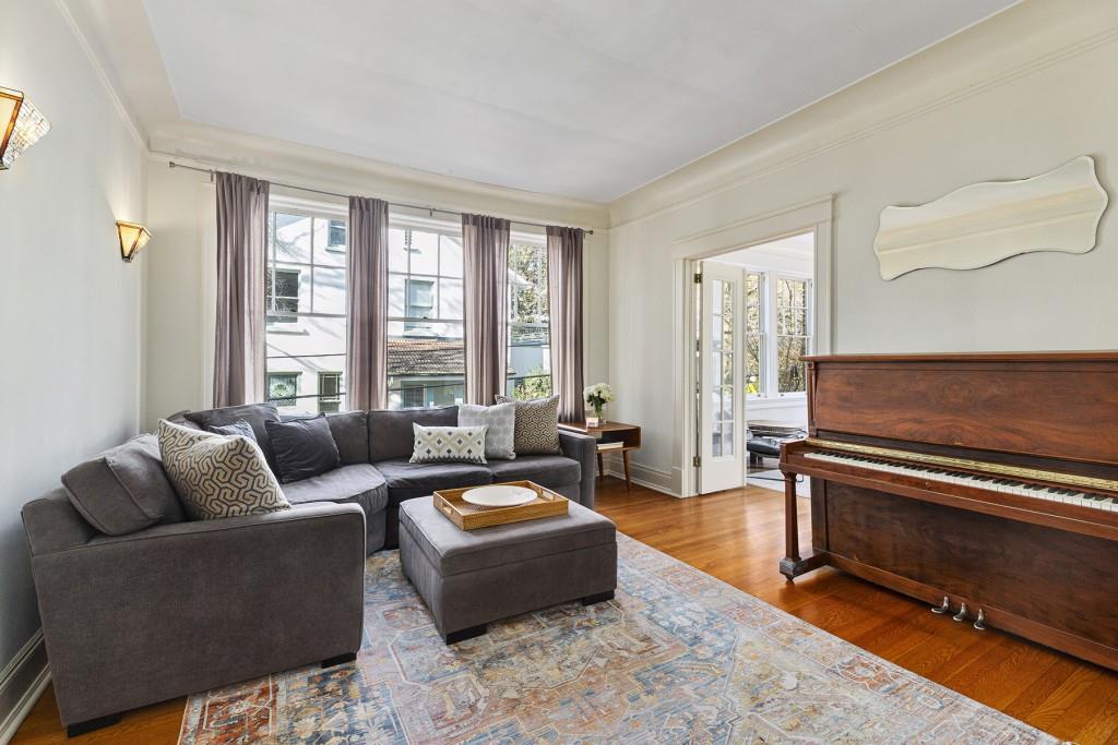 301 10th Street NE Unit 4