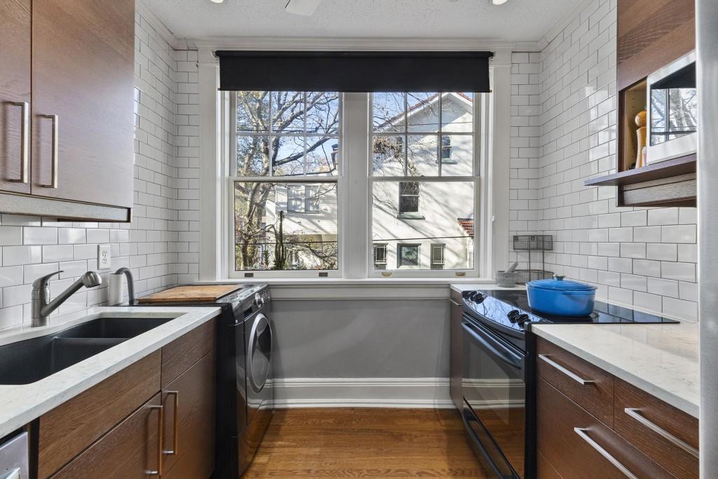 301 10th Street NE Unit 4