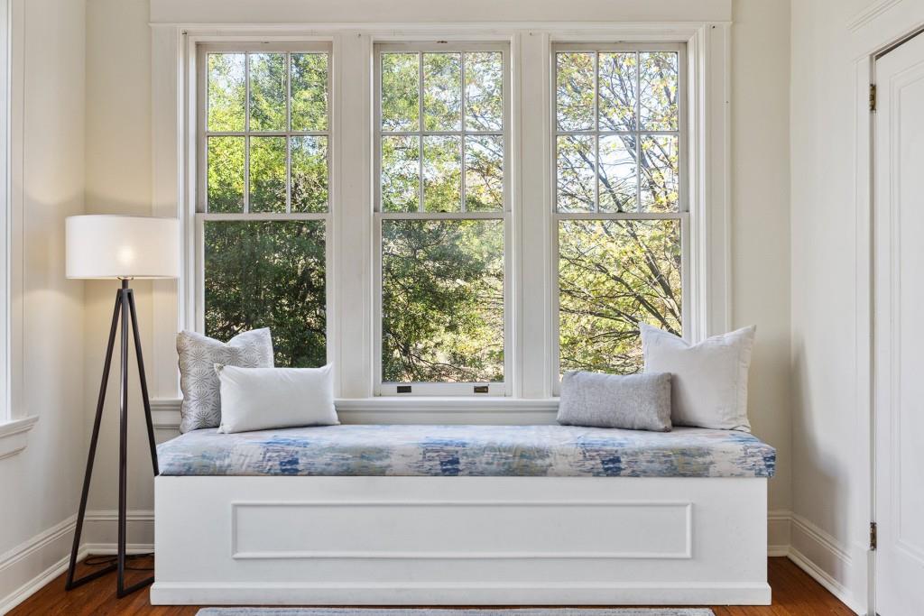 301 10th Street NE Unit 4