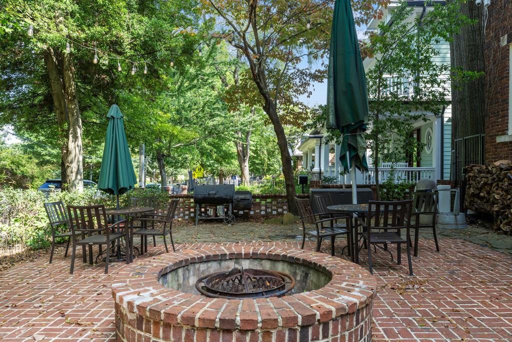 301 10th Street NE Unit 4