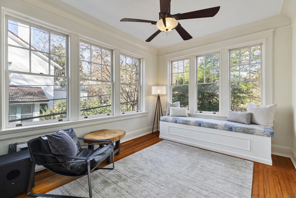 301 10th Street NE Unit 4