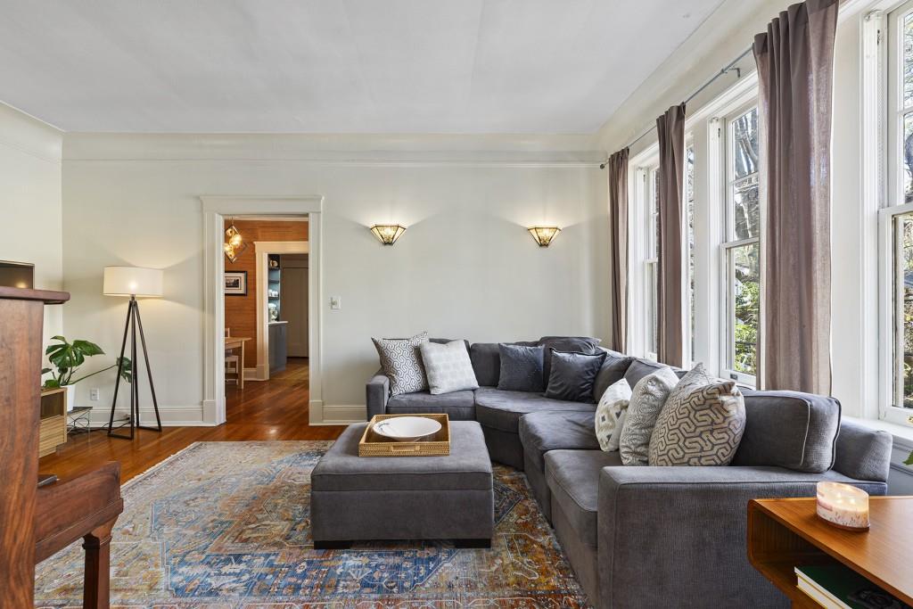 301 10th Street NE Unit 4