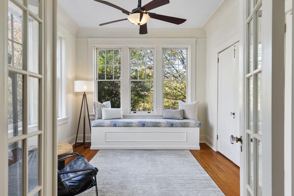 301 10th Street NE Unit 4