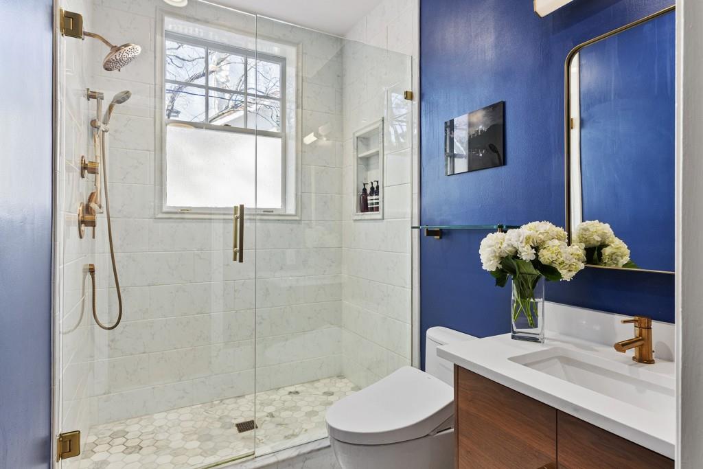 301 10th Street NE Unit 4