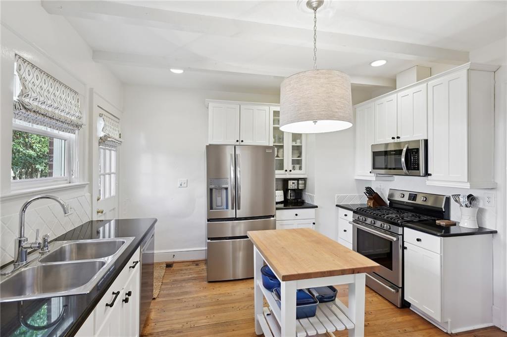 3263 W Shadowlawn Avenue NE