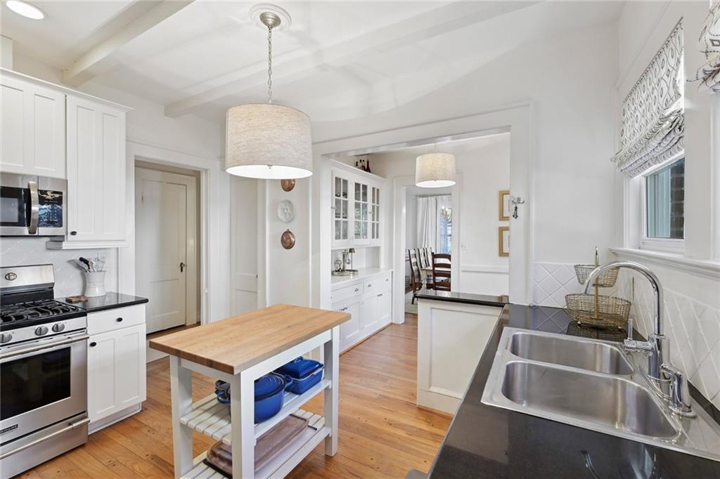 3263 W Shadowlawn Avenue NE