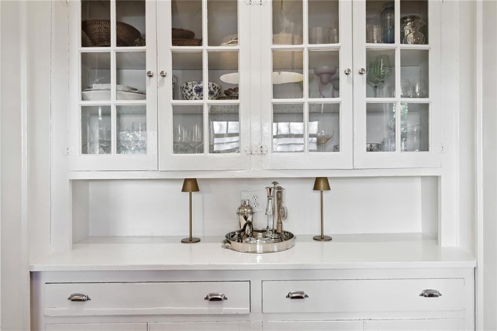 3263 W Shadowlawn Avenue NE