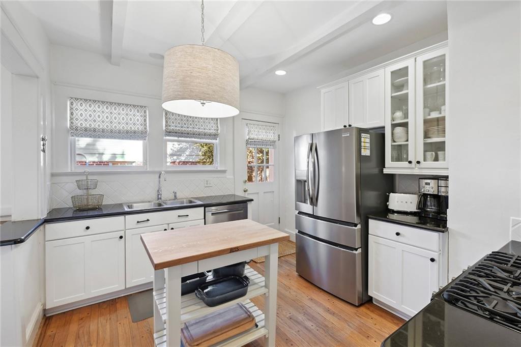 3263 W Shadowlawn Avenue NE