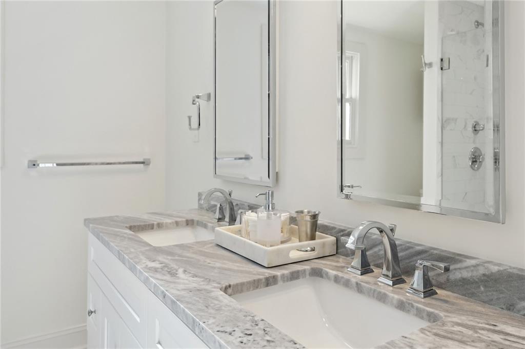 3263 W Shadowlawn Avenue NE