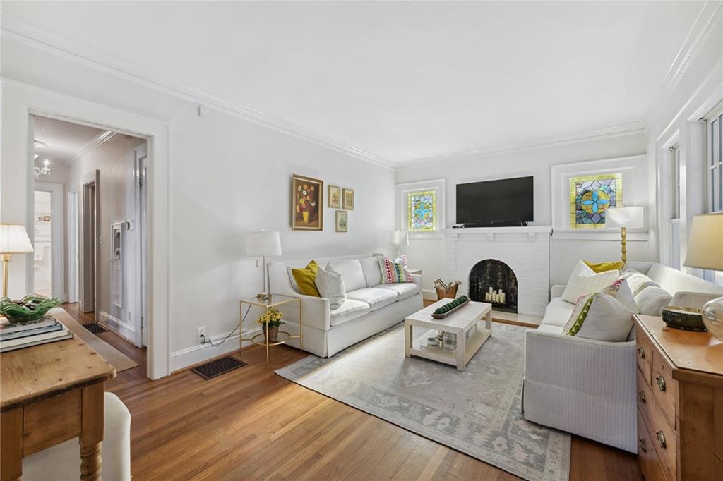 3263 W Shadowlawn Avenue NE