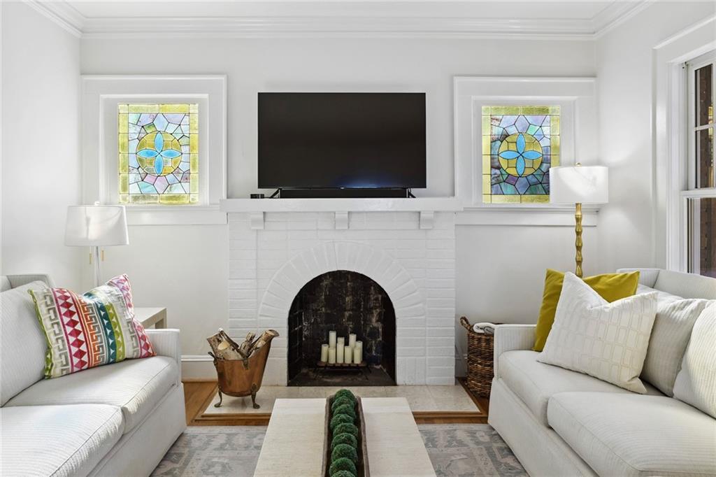 3263 W Shadowlawn Avenue NE