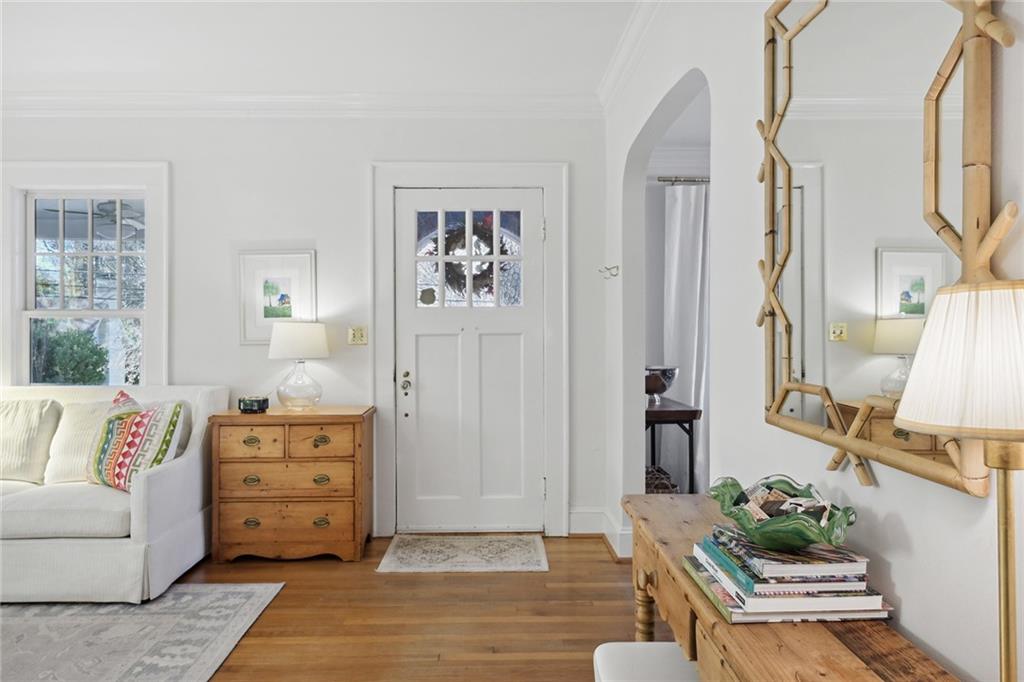 3263 W Shadowlawn Avenue NE