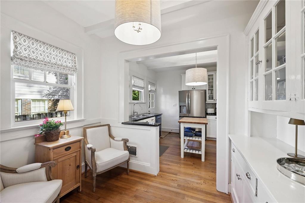 3263 W Shadowlawn Avenue NE