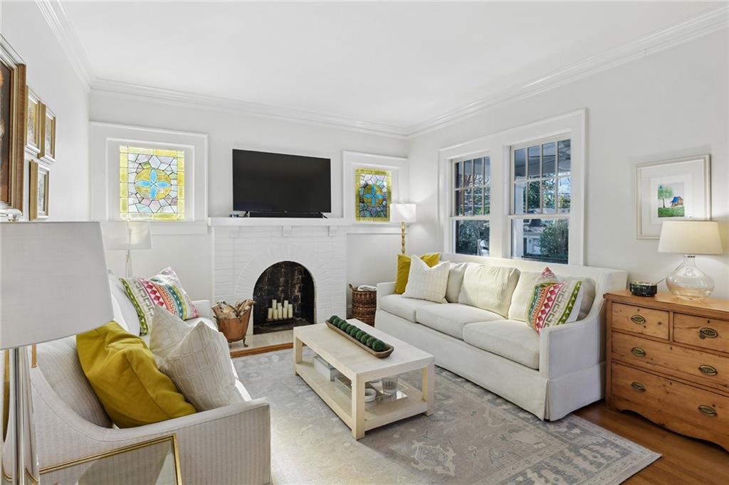 3263 W Shadowlawn Avenue NE