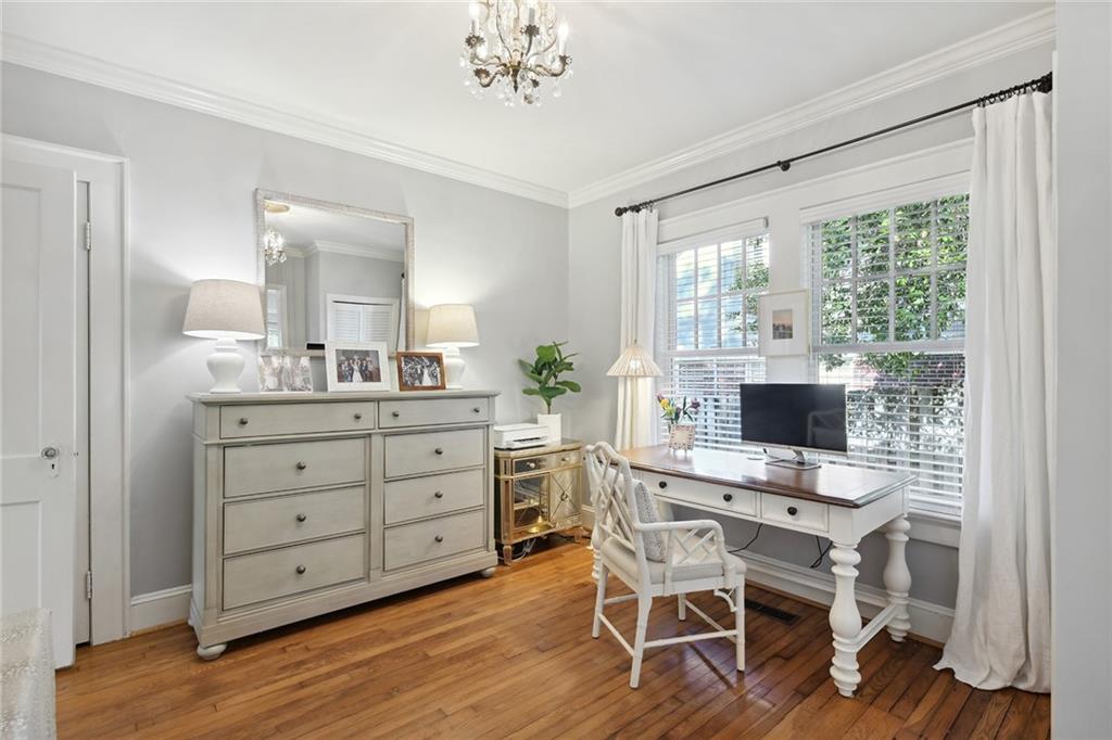 3263 W Shadowlawn Avenue NE