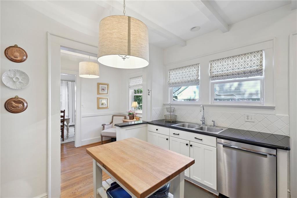 3263 W Shadowlawn Avenue NE