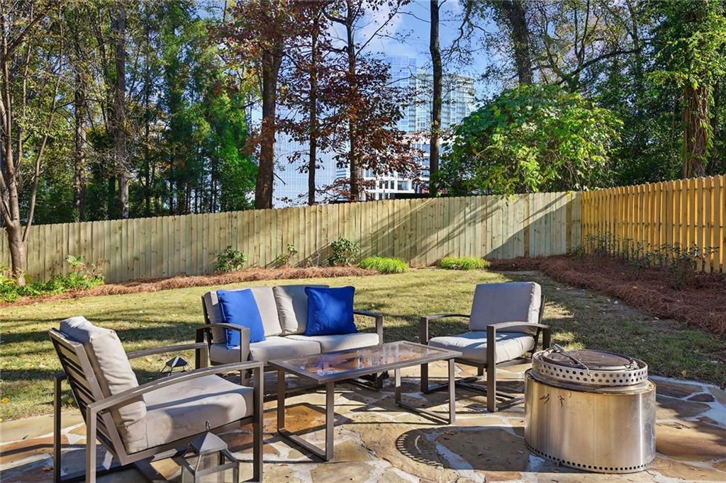 3263 W Shadowlawn Avenue NE