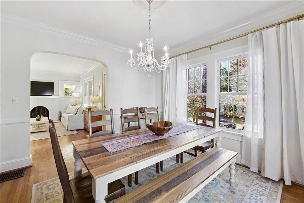 3263 W Shadowlawn Avenue NE