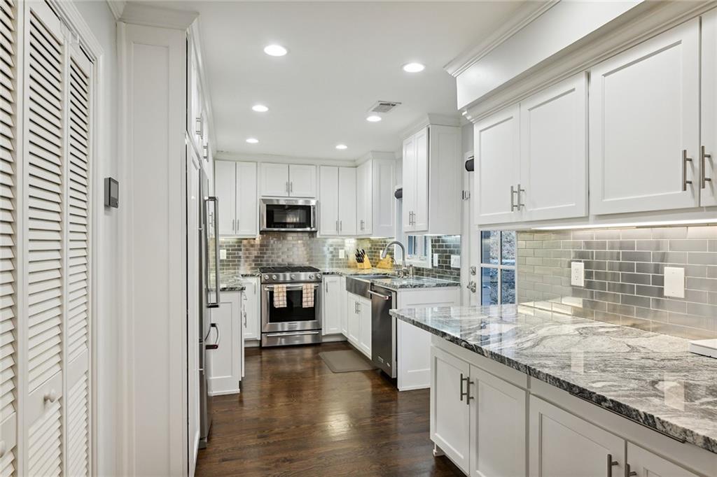 2681 Ridgemore Place NW