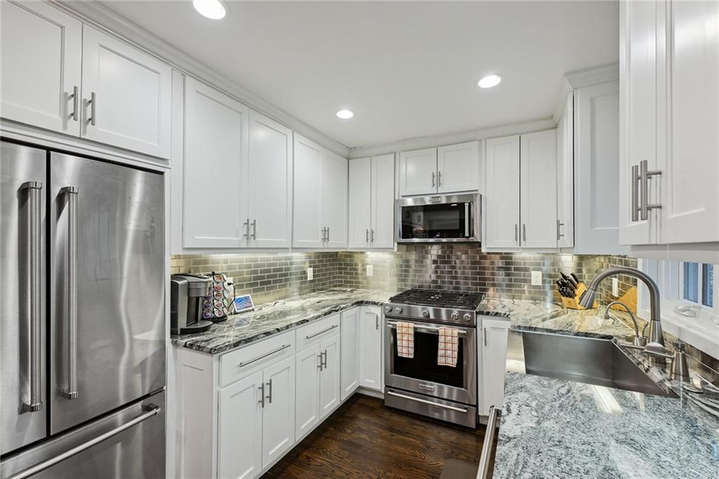 2681 Ridgemore Place NW