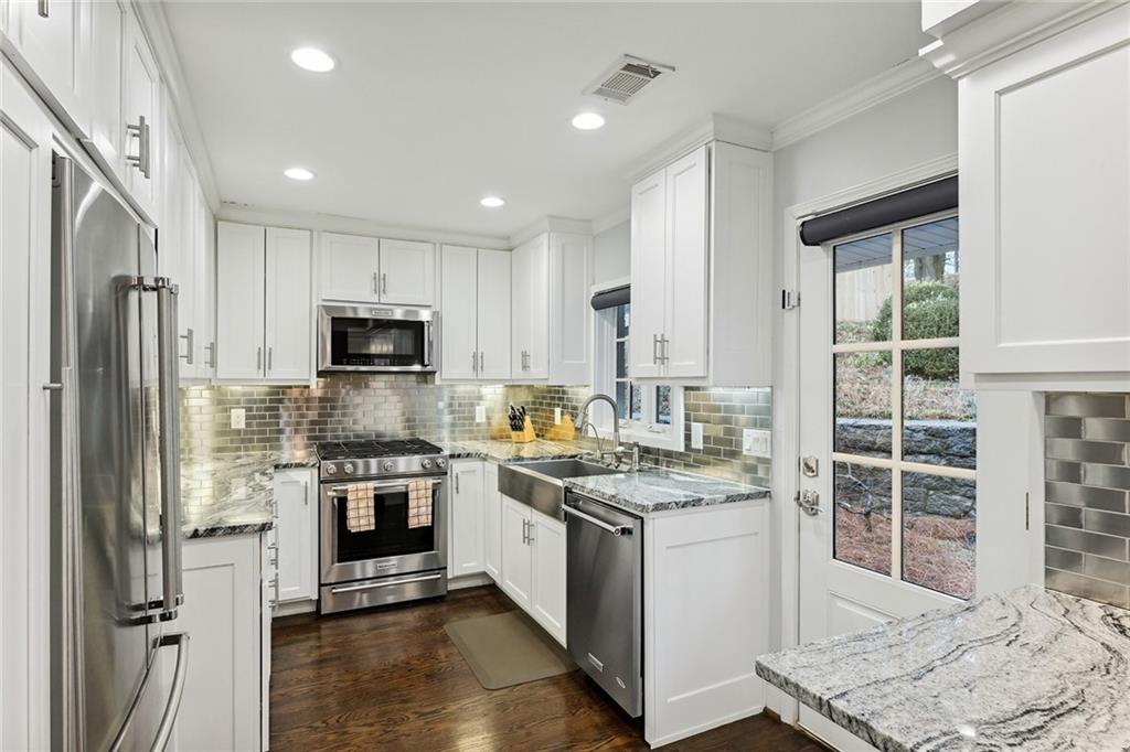 2681 Ridgemore Place NW