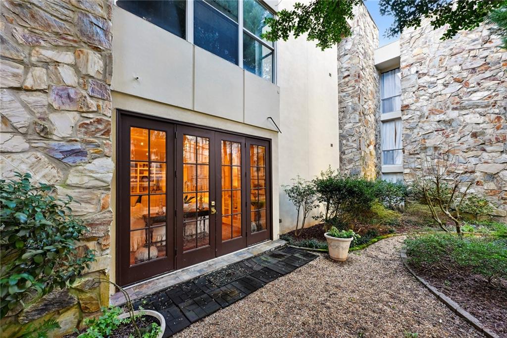 2632 Peachtree Road NW Unit A104