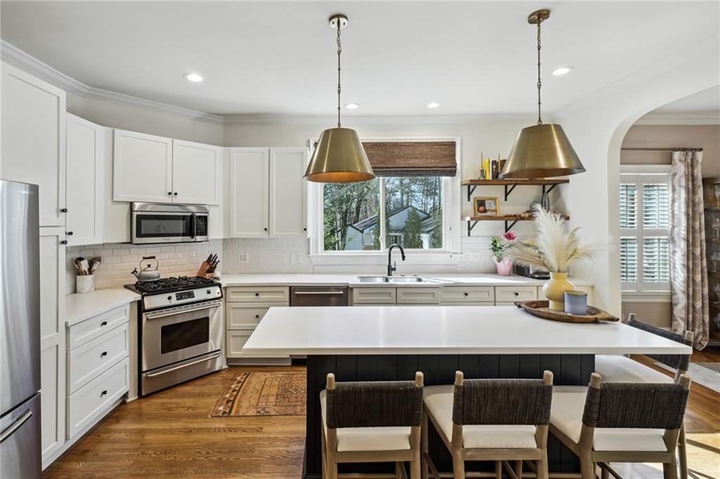 2515 Brookwood Drive NE