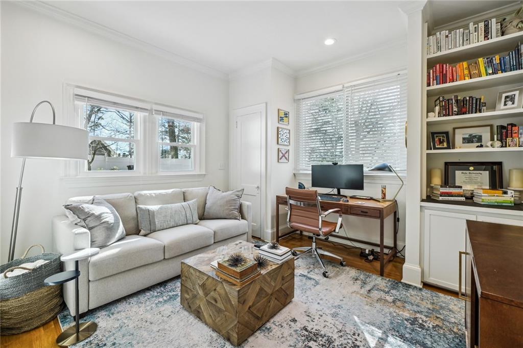 2515 Brookwood Drive NE