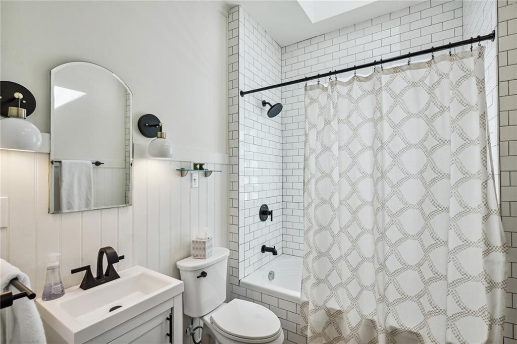 2515 Brookwood Drive NE