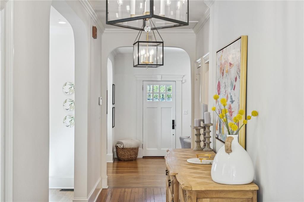 2515 Brookwood Drive NE