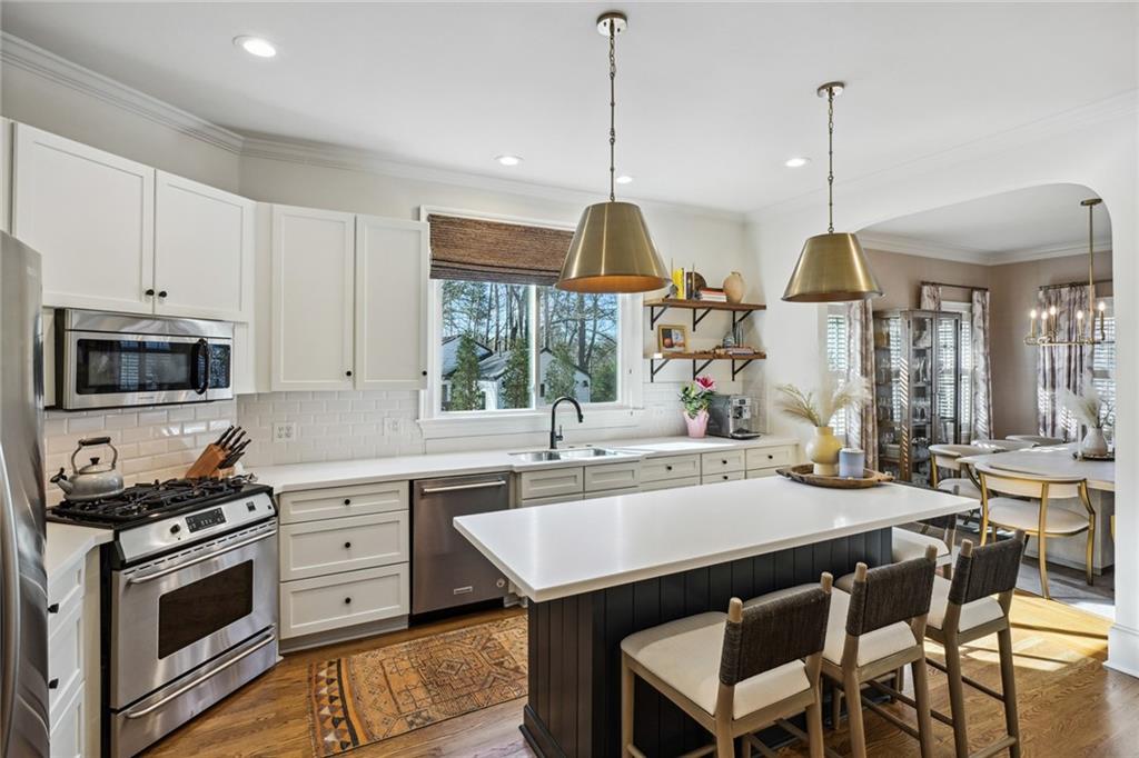 2515 Brookwood Drive NE