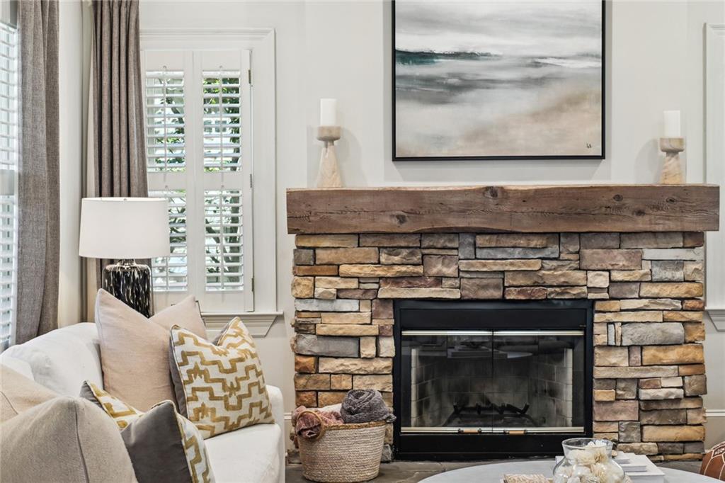 2515 Brookwood Drive NE