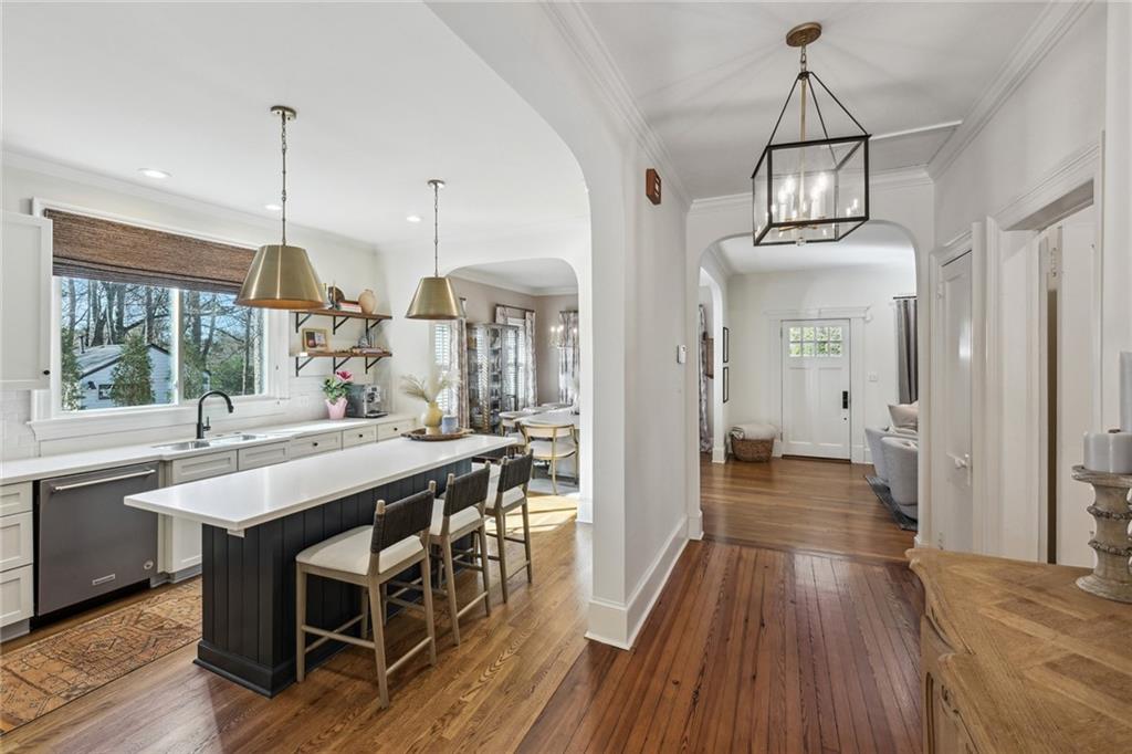 2515 Brookwood Drive NE