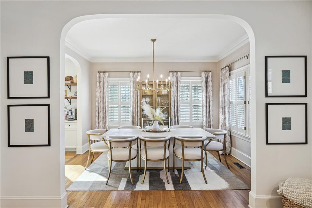 2515 Brookwood Drive NE