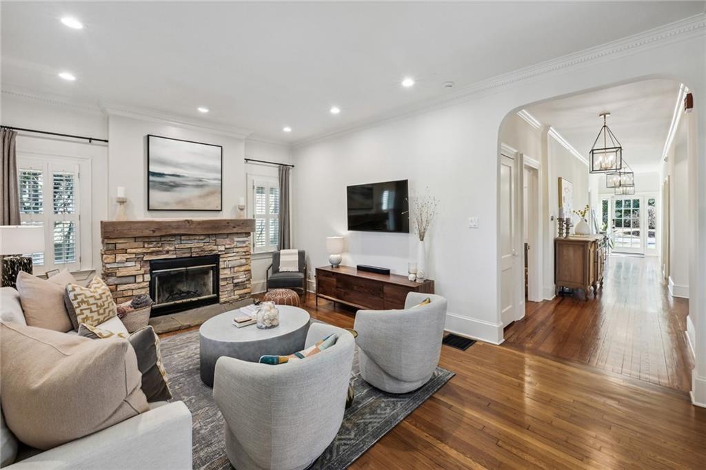 2515 Brookwood Drive NE