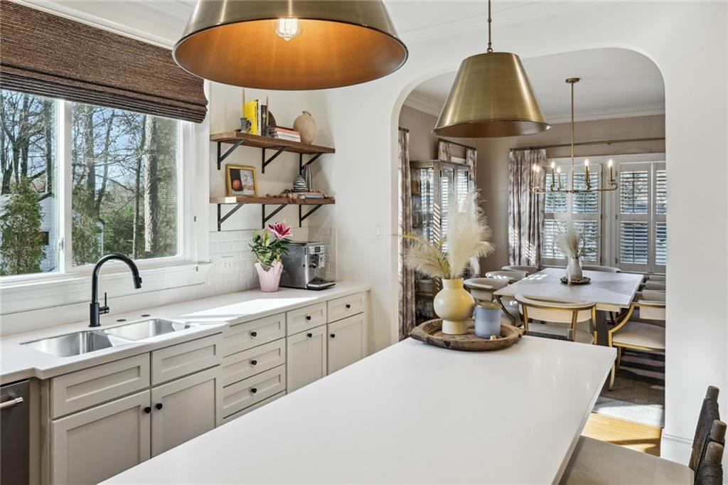 2515 Brookwood Drive NE