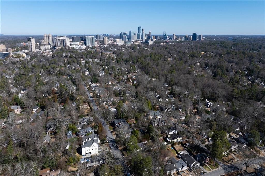 2515 Brookwood Drive NE