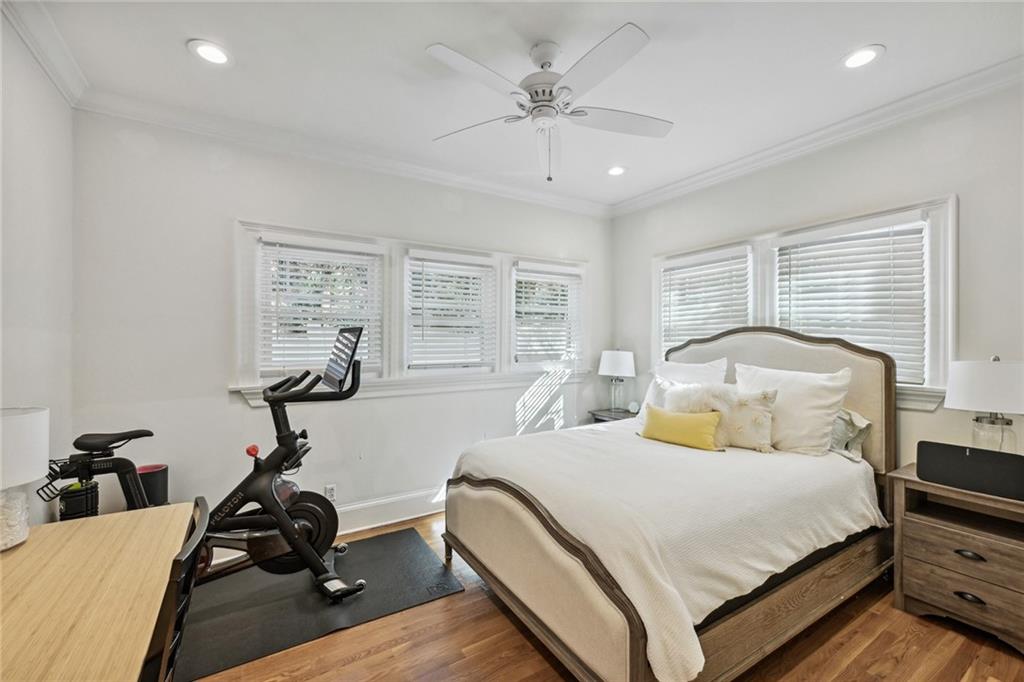 2515 Brookwood Drive NE