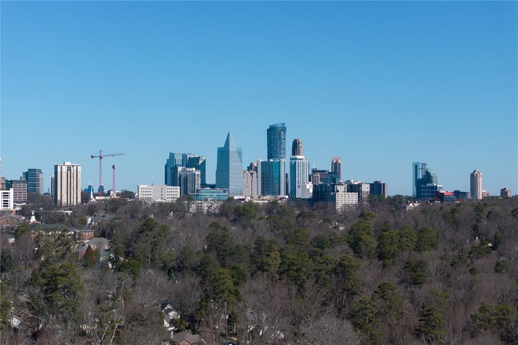 2515 Brookwood Drive NE