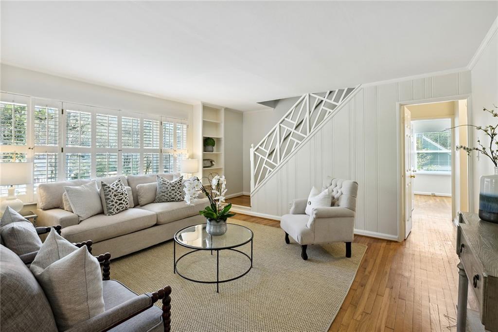 2452 Ridgewood Road NW