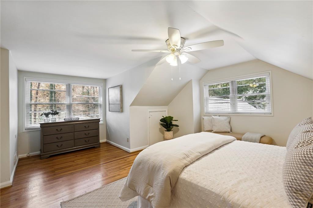 2452 Ridgewood Road NW