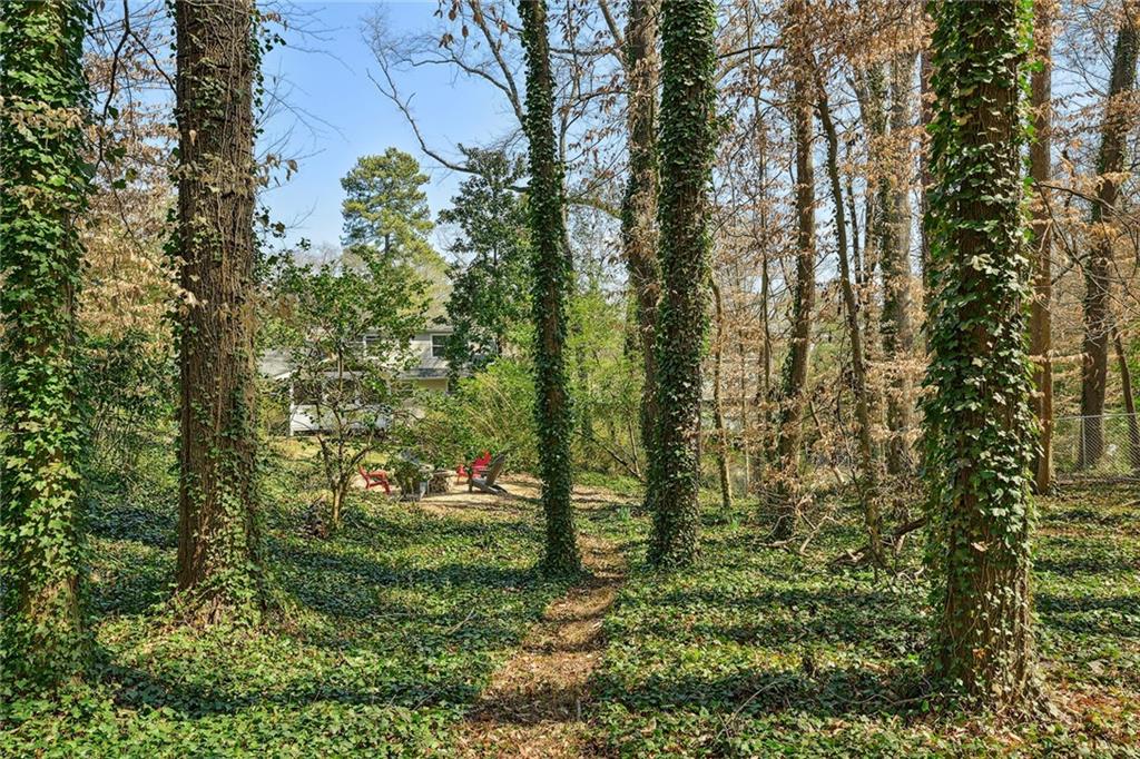 2452 Ridgewood Road NW