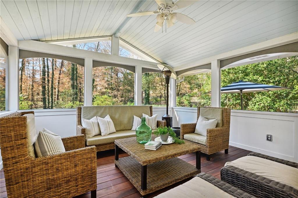 2452 Ridgewood Road NW