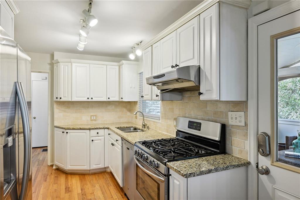 2452 Ridgewood Road NW