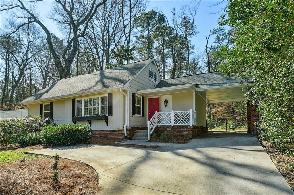 2452 Ridgewood Road NW