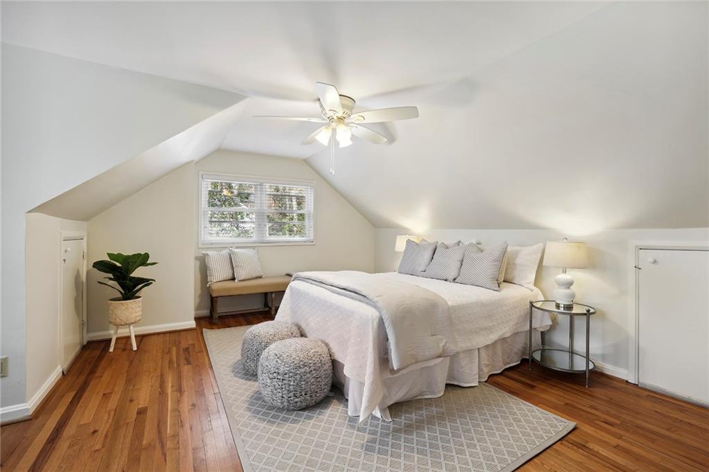 2452 Ridgewood Road NW