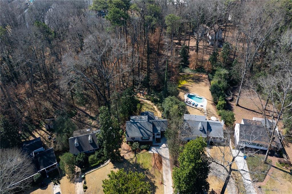 2452 Ridgewood Road NW