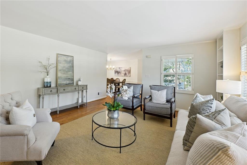 2452 Ridgewood Road NW