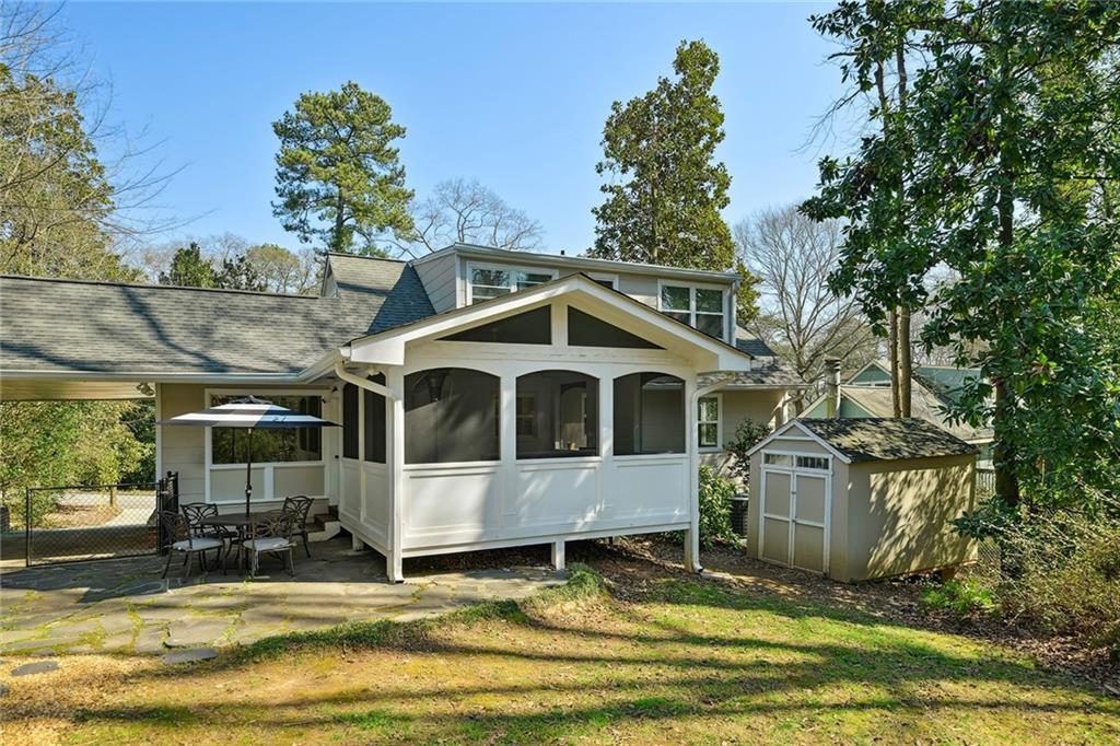 2452 Ridgewood Road NW